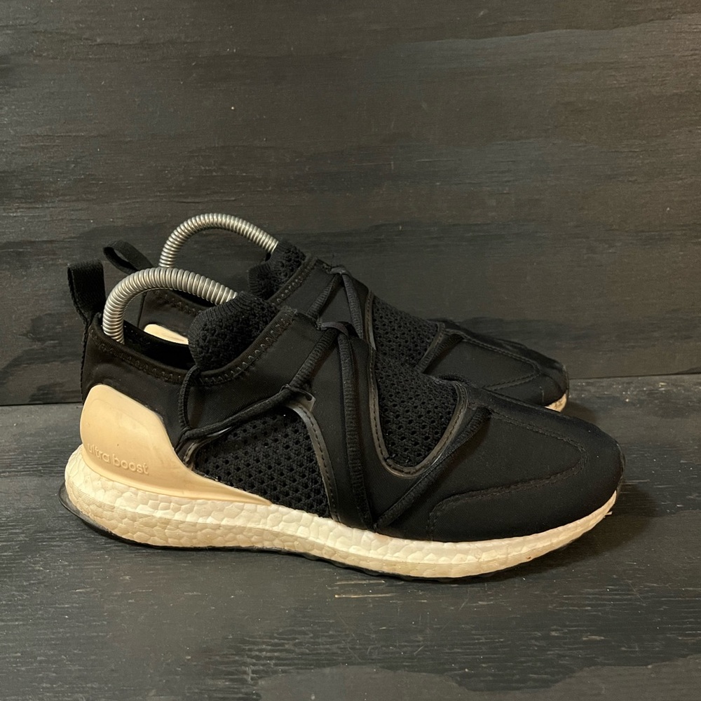 Adidas UltraBoost x Stella McCartney Women’s Size 7 Black/Apricot Shoes